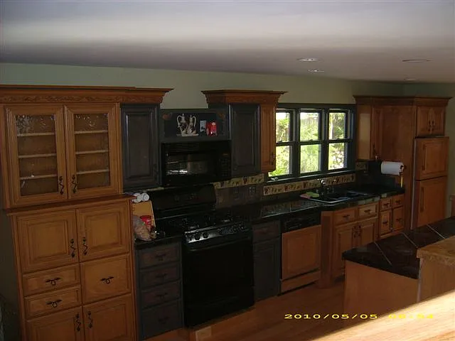 3 bed, 1.5 bath, 2000 sqft, $3,800 — Photo 4