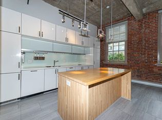 546 Beatty St #210, Vancouver, BC V6B 2L3