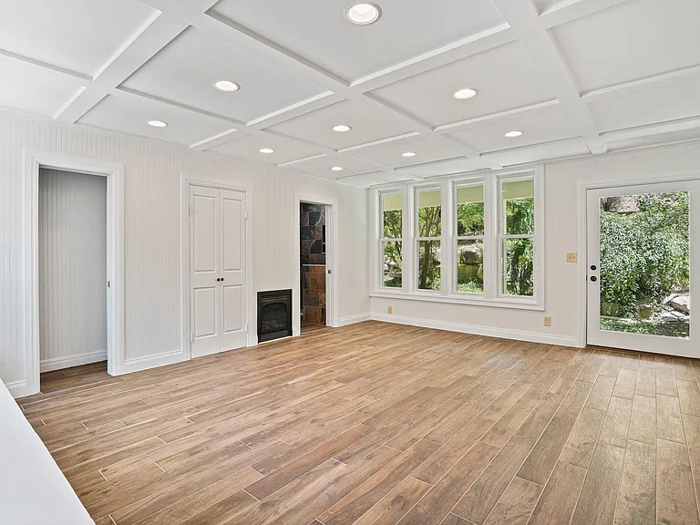 7712 Dolly Dr — Photo 24