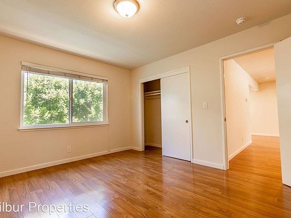 5th image of 365 Oak Grove Ave #9012984