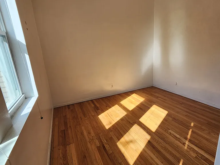 1549 N Maplewood Ave #2 — Photo 7