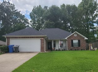 106 Willow Bay Dr, Lufkin, TX 75901