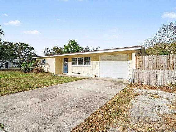 2nd image of 2300 Lake Rd