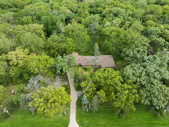 2nd image of 40W437 Fair Oaks Dr