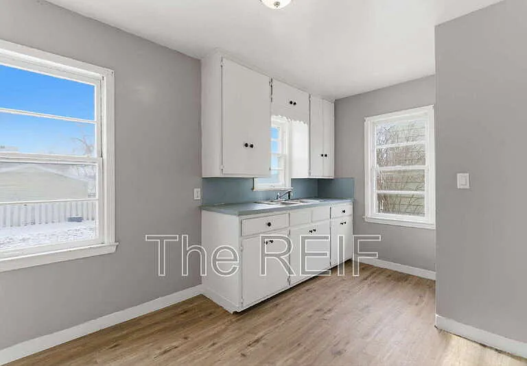 813 Alvord Ave — Photo 3