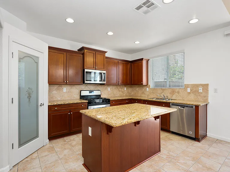 241 Picasso Cir — Photo 18