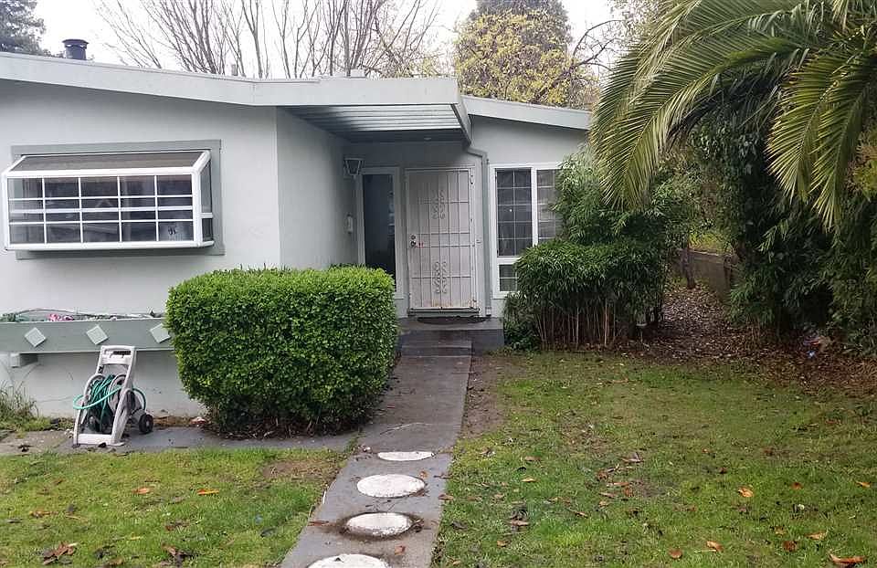 1st image of 2746 Barnard St