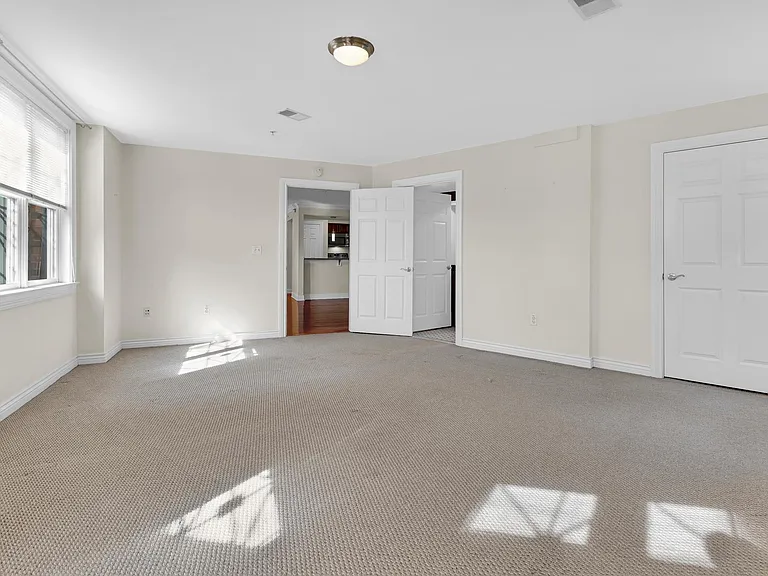 1020 Pennsylvania Ave SE #102 — Photo 15