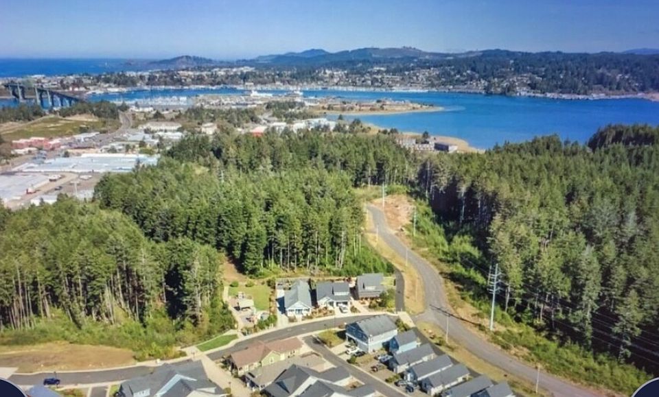 Our house is in Wilder Homes - a newer community in a tzunami-free zone across from the historic bayfront and just minutes from the beach.
