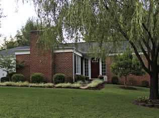 122 Milligan View Dr, Johnson City, TN 37601