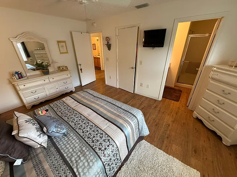 1725 Simpsonville Ln — Photo 16