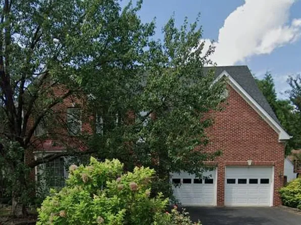 13109 Peach Leaf Pl, Fairfax, VA 22030