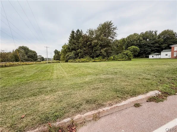 400 W 5th St #8, Oswego, NY 13126