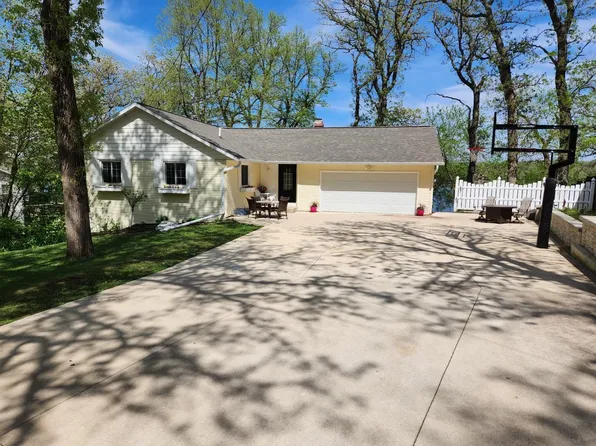 16578 255th Ave, Spirit Lake, IA 51360