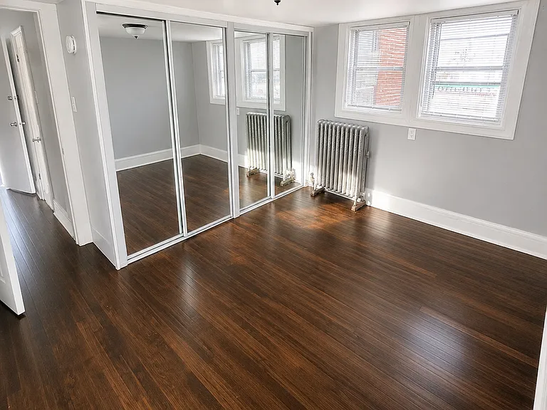 Rare Highlands Location w/ Parking Spot & Laundry On-Site! 32nd & Lowell — Photo 6