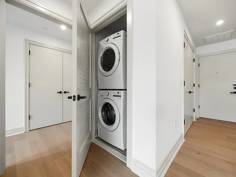 921 Madison St #508 — Photo 19