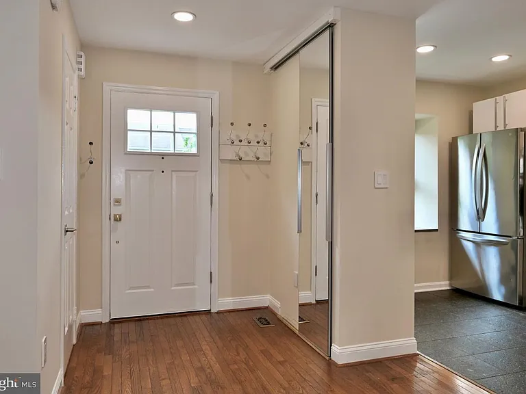 10231 Arizona Cir #51 — Photo 2
