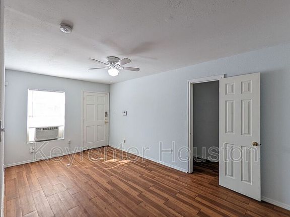 5th image of 2511 Rosalie St #A