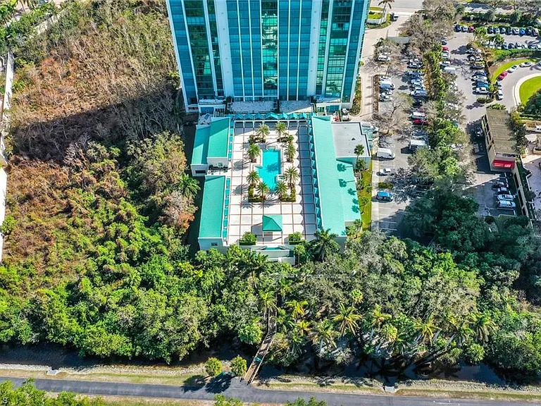 7515 Pelican Bay Blvd #17D — Photo 38