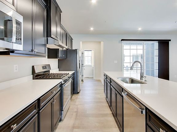 3rd image of 11330 Meridian Hill Way