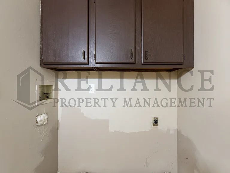 1320 E Peach Ave — Photo 16