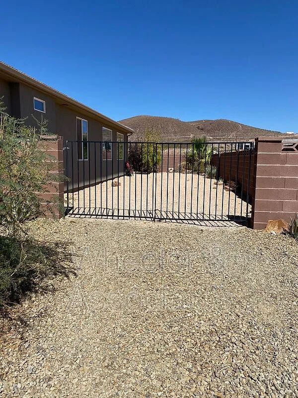 3 bed, 2.0 bath, 1602 sqft, $1,845 — Photo 4