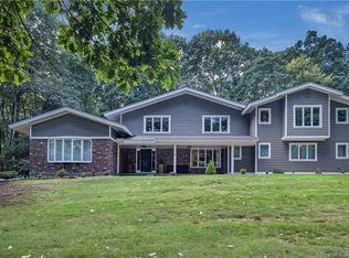 89 Daventry Hill Rd, Avon, CT 06001