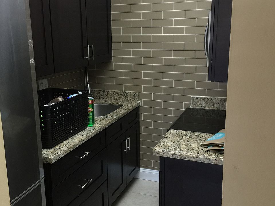 1st image of 251 SE 6th Ave APT 1