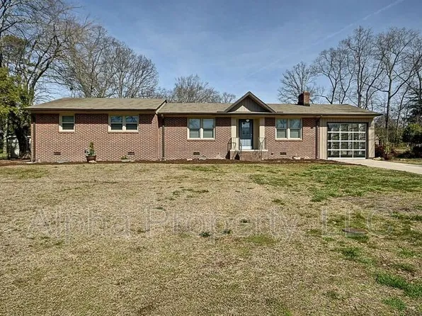 21 Lisa Dr, Greenville, SC 29615