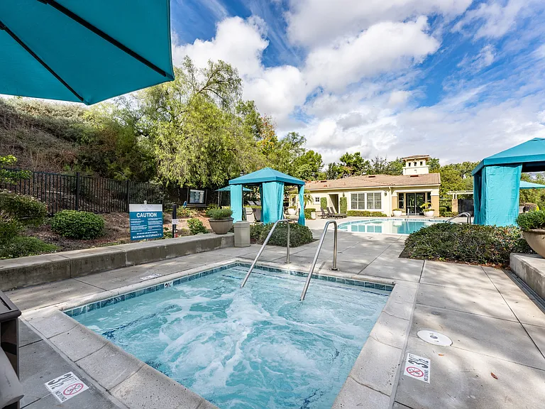 Alta Vista Apartments — Photo 22
