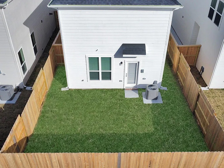 1534 Revolution Way — Photo 10