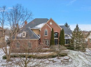 18626 Marble Head Dr, Northville, MI 48168