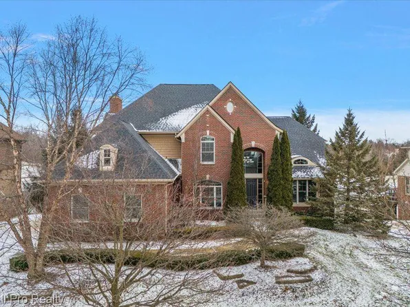 18626 Marble Head Dr, Northville, MI 48168