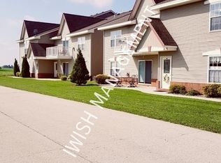 401 Linden Dr APT E, Lomira, WI 53048