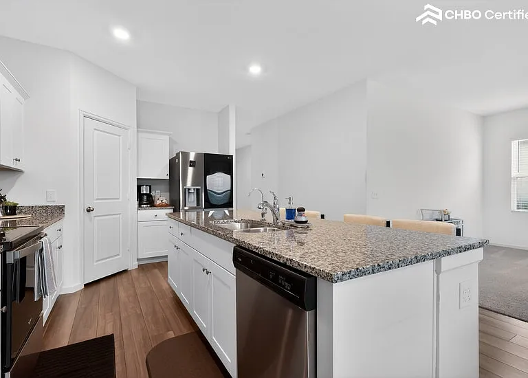 1052 Long Bay Ct — Photo 15