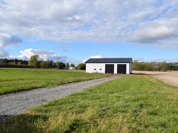 18421 Botkins Rd, Jackson Center, OH 45334