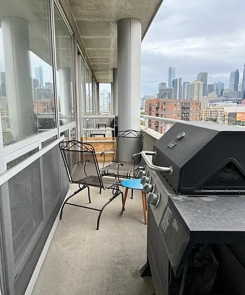 950 W Erie St #702 — Photo 16