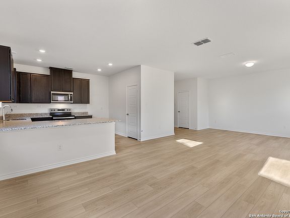 5th image of 4208 CARRAWAY ST