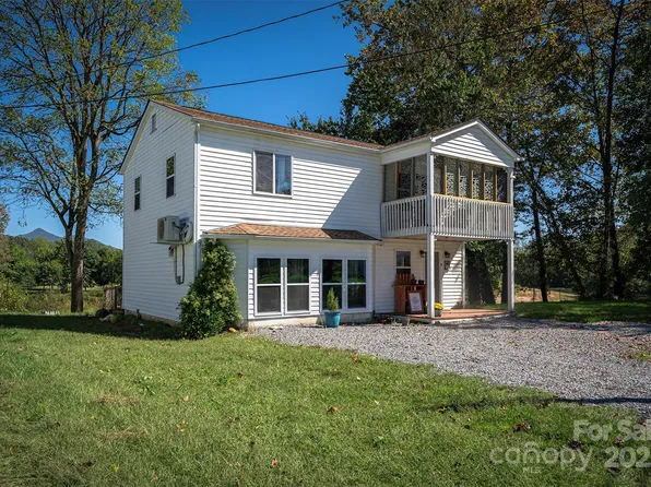 3755 Broad St, Clyde, NC 28721