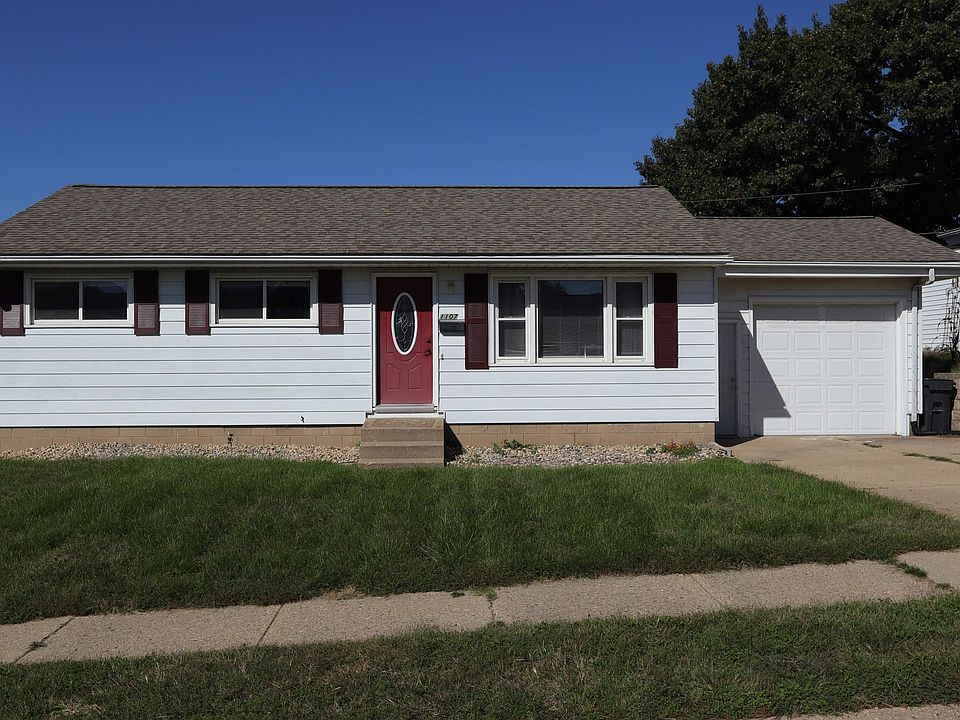 1st image of 1107 Lincoln St