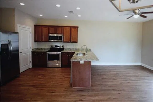 3 bed, 2.5 bath, 1238 sqft, $1,600 — Photo 3