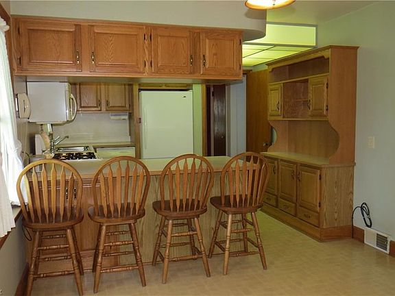 4th image of 815 Birch Hill Dr