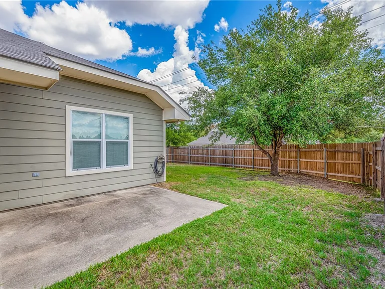 1033 Fallbrook Loop — Photo 14