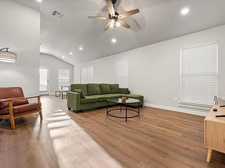 2140 Kokomo Ave — Photo 18