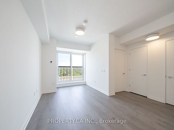 4th image of 10 Oak St #1409