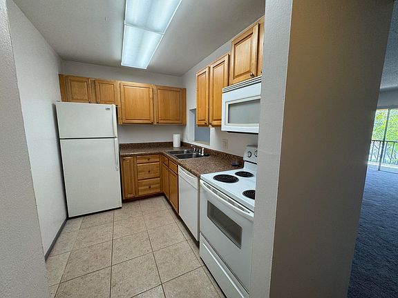 5th image of 450 NW 20th St