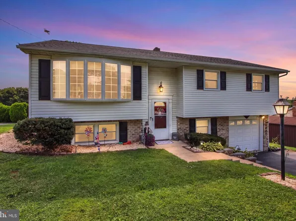 4003 Charity Dr, Red Lion, PA 17356
