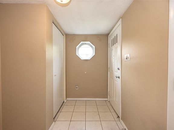 3rd image of 503 Maywood Dr
