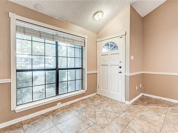 5th image of 1108 Bellmont Ct