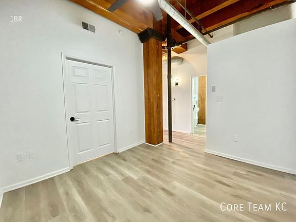4th image of 202 W 5th St #413